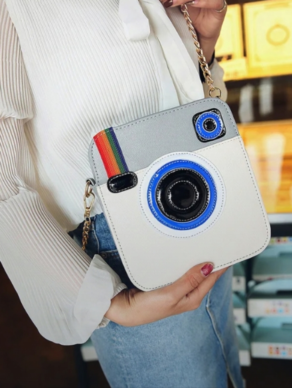 Camera-Inspired Crossbody Bag 📸